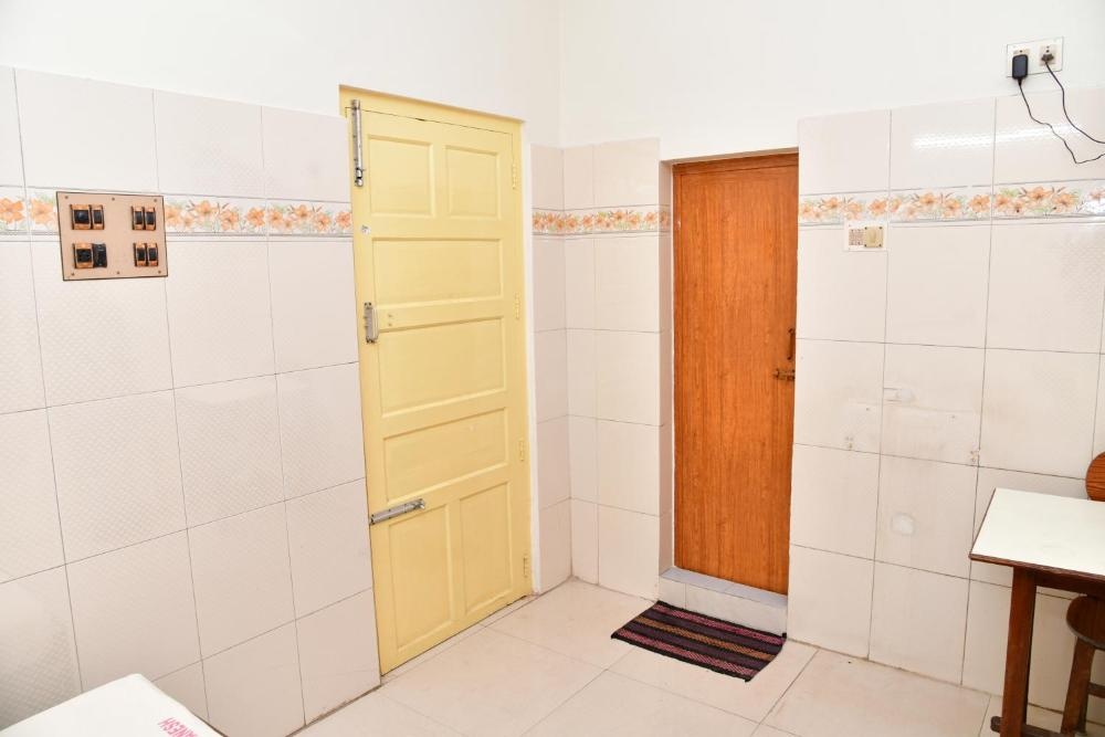 Room image 3