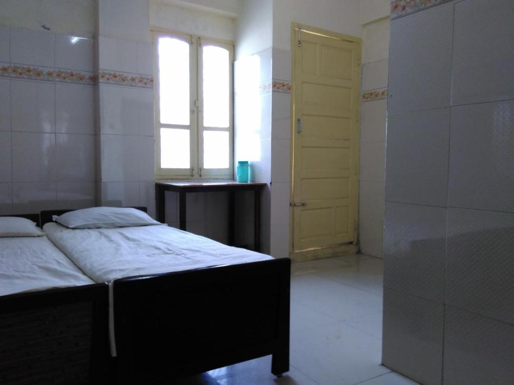 Basic Triple Room