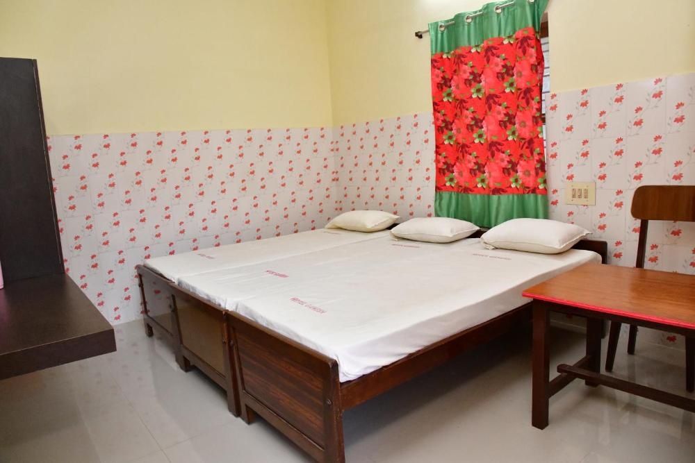 Room image 3