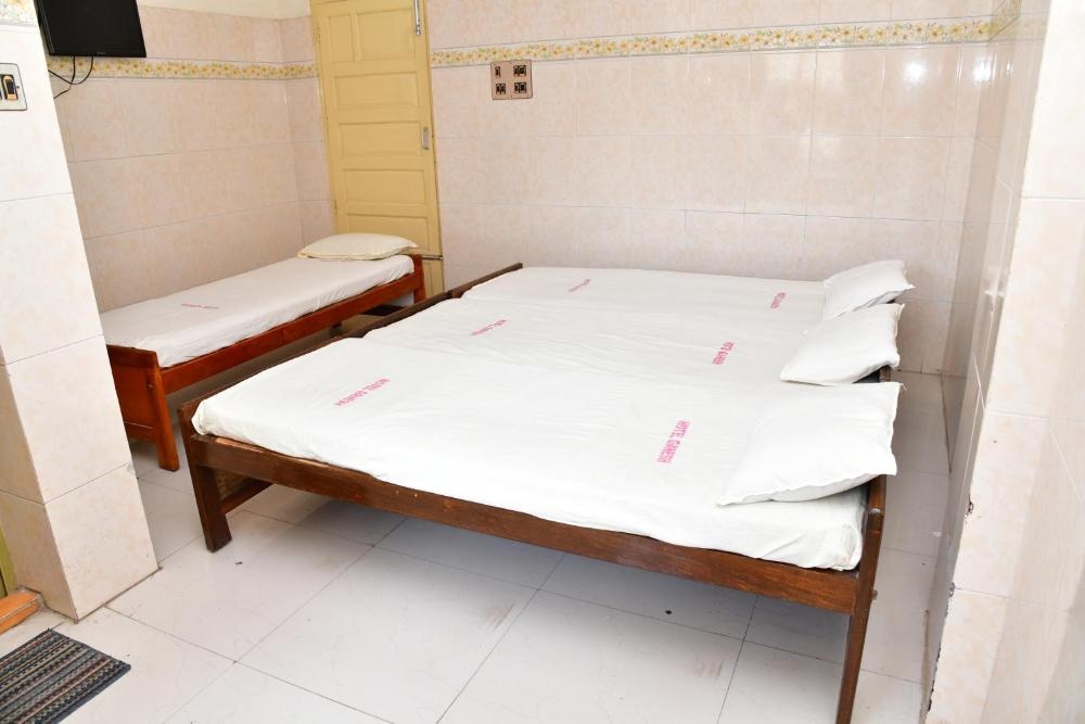 Room image 4